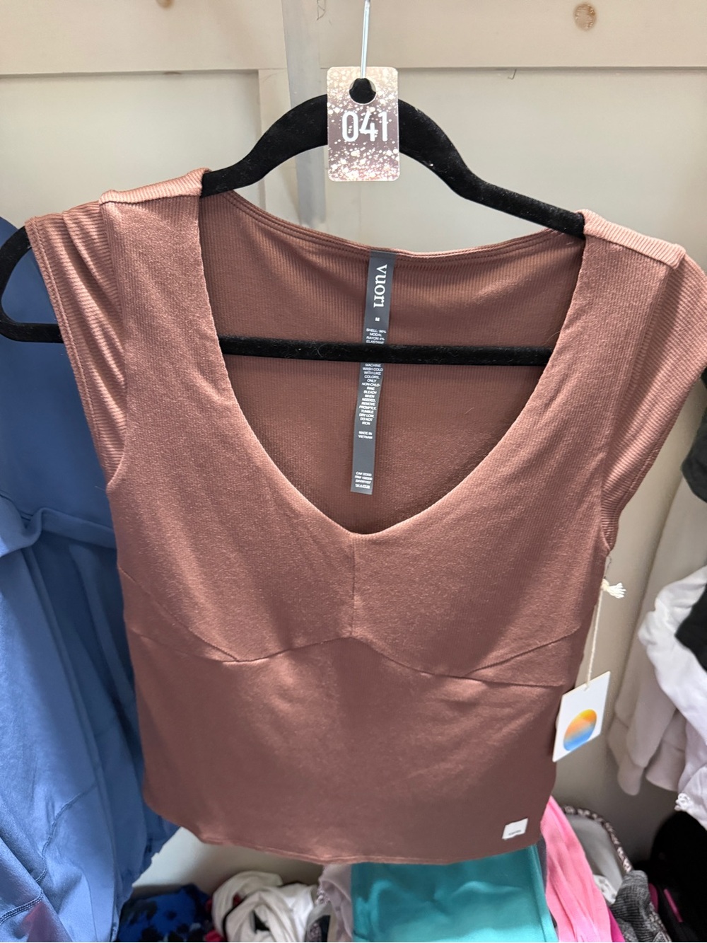 041 Vuori Women's V-Neck Tank Top